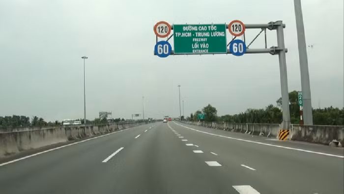 Hàng loạt cán bộ trạm thu phí trên cao tốc TPHCM - Trung Lương bị bắt