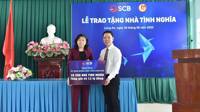 SCB ủng hộ xây dựng 20 nhà ở cho gia đình chính sách khó khăn tại tỉnh Long An