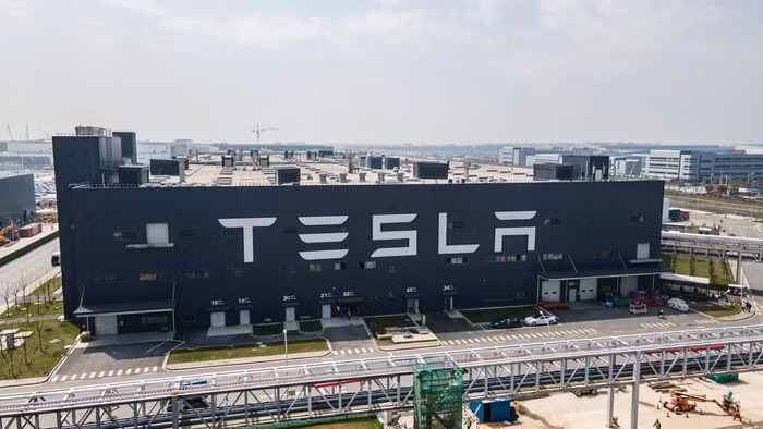 Tesla triệu hồi
