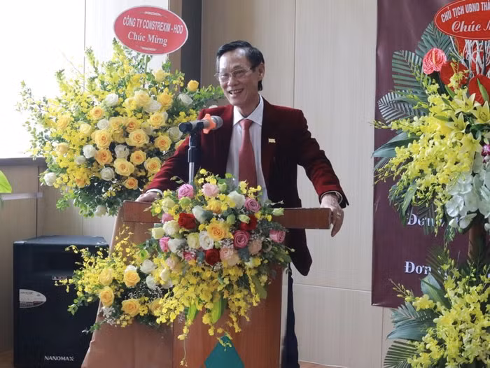 Nhà báo Nguyễn Ngọc Niên chia sẻ, quá trình lên ý tưởng và thực hiện biên soạn cuốn sách chỉ vỏn vẹn 15 ngày là một thời gian ngắn, đòi hỏi nhiều nỗ lực. Ban soạn thảo đã dành gần như toàn bộ thời gian và sức lực để thực hiện thành công cuốn sách. "Chúng tôi đã có nhiều kỷ niệm trong suốt quá trình thực hiện", ông Niên chia sẻ