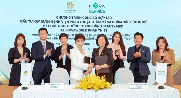 Tập đoàn Thanh Hằng và Nova Service trong buổi lễ ký kết hợp tác xây dựng bệnh viện thẩm mỹ kết hợp nghỉ dưỡng tiêu chuẩn 5 sao đầu tiên tại Việt Nam.