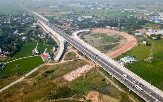 Cao tốc Bến Lức – Long Thành tiếp tục chậm tiến độ vì thiếu mặt bằng