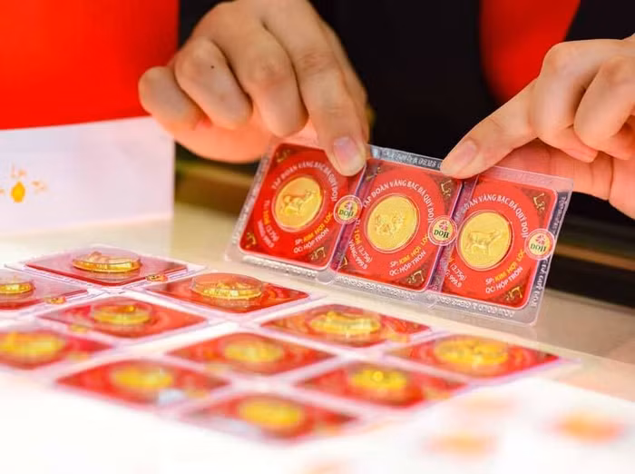 Giá vàng ngày 21/4: Vàng giảm mạnh phiên thứ 2, vàng SJC mất 800 nghìn đồng.