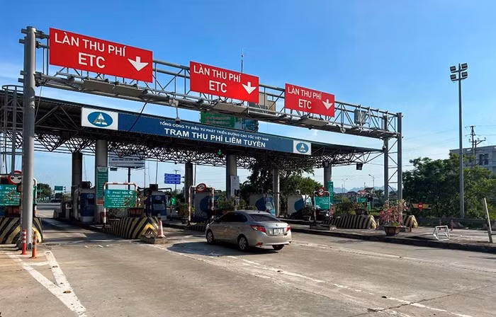 Theo quy định, từ ngày 1/8 đã thực hiện thu phí điện tử không dừng hoàn toàn trên các tuyến cao tốc do VEC quản lý. Ảnh: Vietnamplus.vn