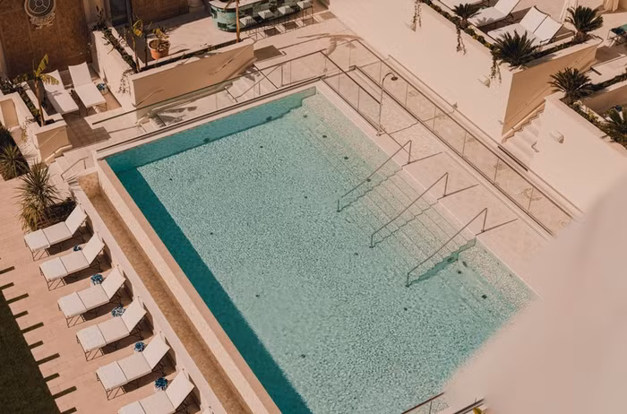 Carlton Cannes mở cửa trở lại