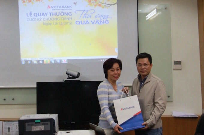 VietABank trao thưởng 3 cây vàng cho khách hàng may mắn ảnh 1