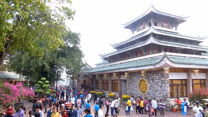 Khu Du lịch quốc gia Núi Sam tạm dừng đón khách