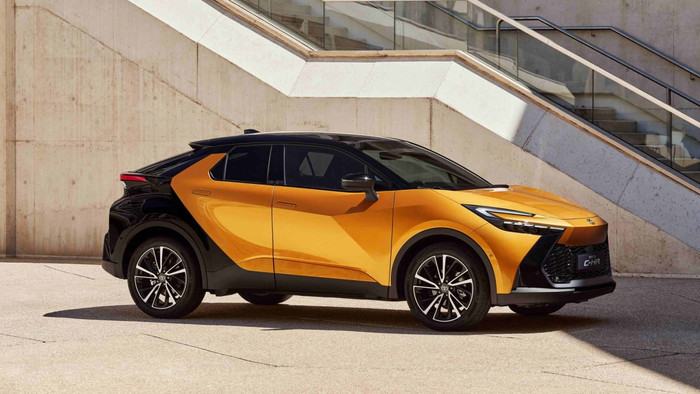 Toyota C-HR 2024 chính thức trình làng, SUV thiết kế thể thao