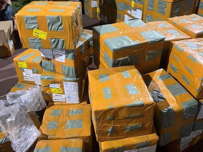Phát hiện lô hàng máy hút thuốc lá điện tử bất hợp pháp có giá trị lớn ở Thủ đô