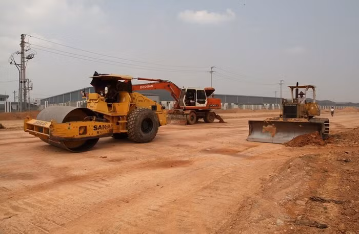 Thi công Dự án đầu tư xây dựng công trình đường Nguyễn Tất Thành kéo dài, huyện Bình Xuyên, đoạn từ ĐT.302B đến đường Tôn Đức Thắng kéo dài (giai đoạn I) – Dự án có sự tham gia của Công ty Cổ phần Đầu tư Tam Sơn