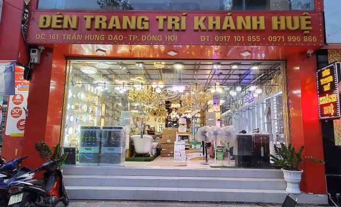 Công ty TNHH Khánh Huệ bày bán số lượng lớn sản phẩm thiết bị chiếu sáng bất hợp pháp