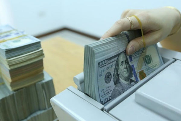Tỷ giá USD hôm nay ngày 19/11: Ngân hàng đẩy mạnh mua vào, chợ đen quay đầu giảm