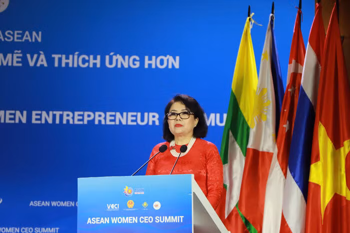 "Đổi mới, sáng tạo phải là trái tim của nền kinh tế Việt Nam cũng như ASEAN và được tiên phong bởi cộng đồng doanh nghiệp, bà Minh khẳng định.