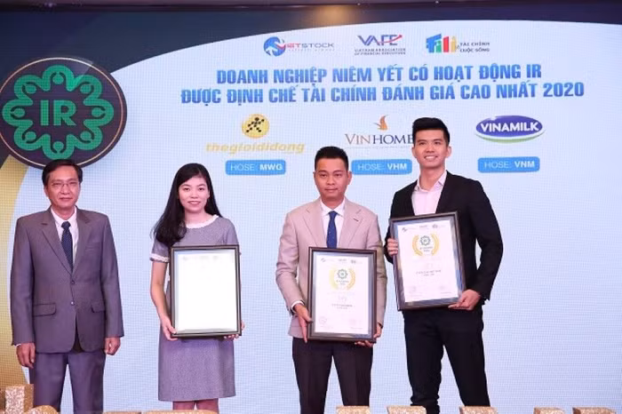 Top 3 doanh nghiệp niêm yết có hoạt động IR được Định chế tài chính đánh giá cao nhất 2020 nhóm "Large Cap"