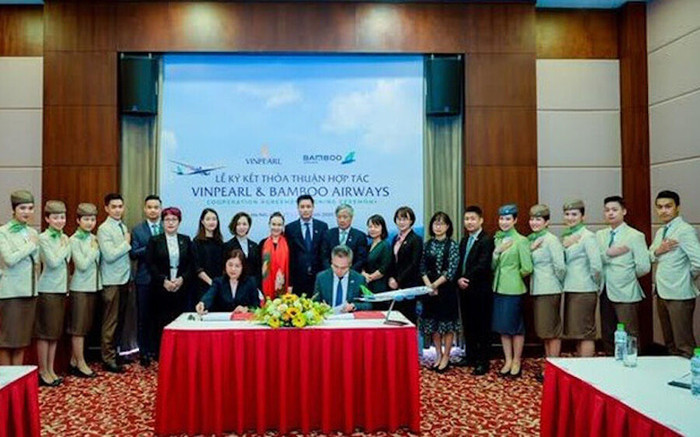 Vinpearl và Bamboo Airways ký kết thỏa thuận hợp tác chiến lược trong lĩnh vực du lịch – hàng không. Vinpearl và Bamboo Airways ký kết thỏa thuận hợp tác chiến lược trong lĩnh vực du lịch – hàng không.