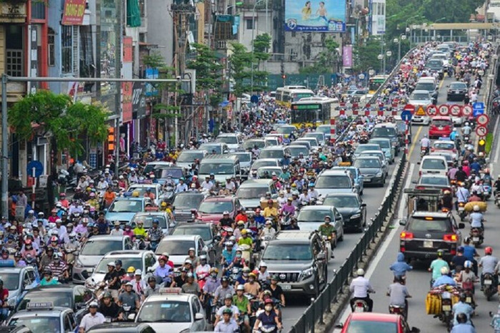 Hà Nội: Cấm taxi và xe tải hoạt động giờ cao điểm trên 11 tuyến phố