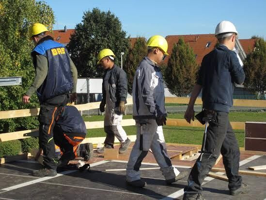 Học nghề vẫn có thu nhập ngàn đô, tại sao không? ảnh 2 Học nghề vẫn có thu nhập ngàn đô, tại sao không? ảnh 2