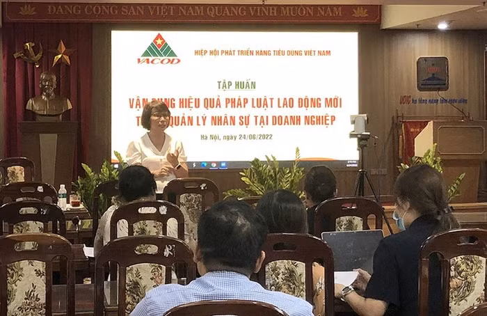 Khoá đào tạo đã giúp các học viên có những kiến thức, giải pháp thiết thực trong việc nắm vững các quy định pháp luật trong nước và quốc tế