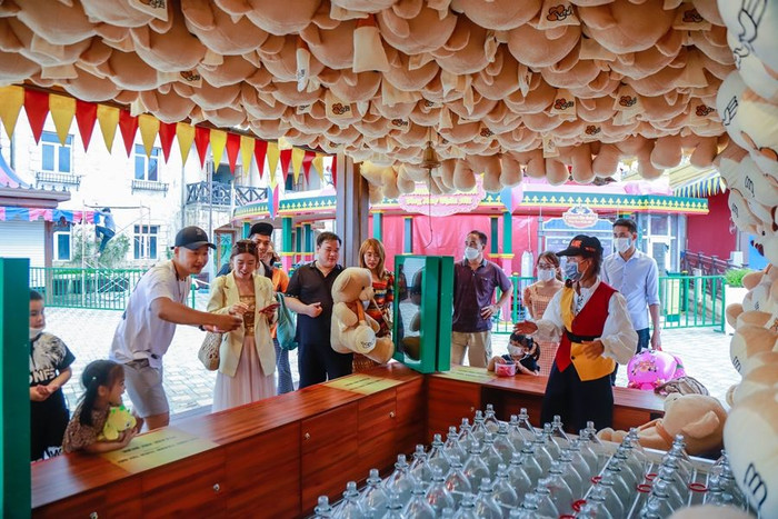 Lý do du khách nườm nượp đổ về Sun World Ba Na Hills hè này ảnh 5