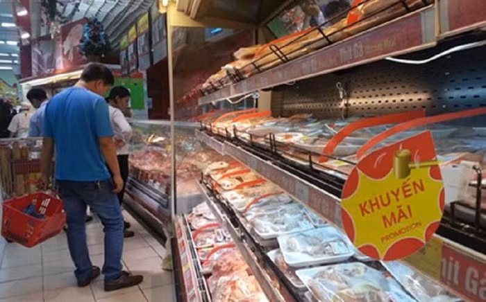 AVR kêu gọi các doanh nghiệp bán lẻ “giải cứu” giá thịt lợn