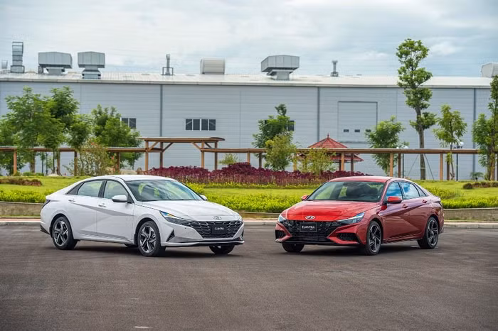 Hyundai Elantra thế hệ mới sở hữu kích thước lớn hơn thế hệ cũ