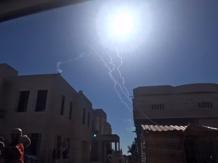 Tên lửa từ phía Lebanon phóng vào Israel