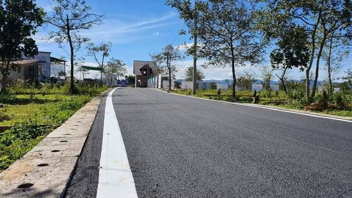 Khách hàng chỉ nên mua những bất động sản đã có sổ và có thổ cư, hạ tầng được đầu tư bài bản