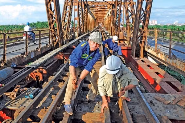 Tổng công ty Đường sắt lại xin gói hỗ trợ khẩn cấp trị giá 800 tỷ đồng