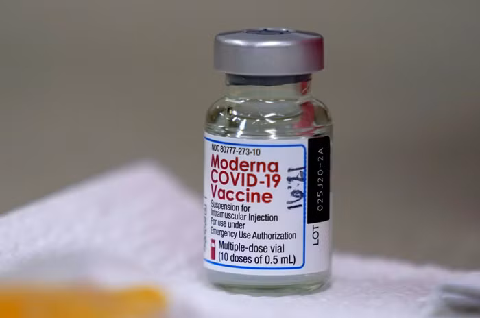 Moderna ngừng triển khai 1,63 triệu liều vaccine Covid-19 ở Nhật Bản do nhiễm tạp chất