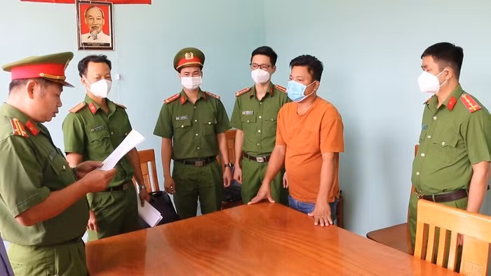 Cơ quan điều tra CA tỉnh Bình Phước thực hiện lệnh bắt Giám đốc Công ty Ánh Thi