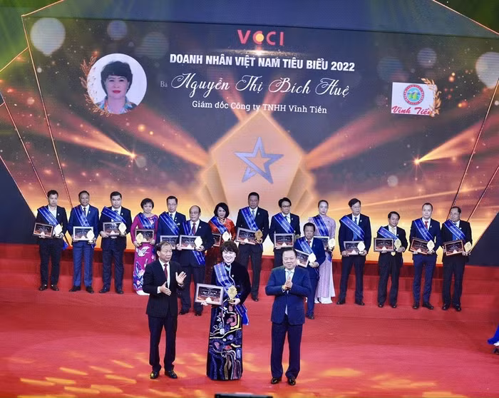 Doanh nhân Việt Nam tiêu biểu Nguyễn Thị Bích Huệ: Khát khao làm lợi cho đời!