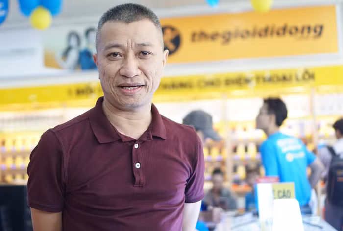 "Chúng tôi sẽ phối hợp với BKAV bán Bphone. Nhưng nói thẳng luôn có thể là B3, B4, B5… chúng tôi phải giữ bí mật đối với họ. Chính xác là chúng tôi sẽ hợp tác và bán điện thoại của BKAV".