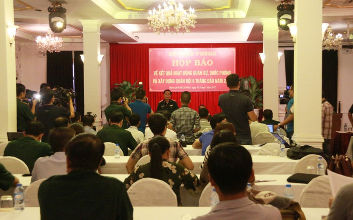 Việc lấy đất quốc phòng cho doanh nghiệp thuê làm sân golf trong sân bay Tân Sơn Nhất được dư luận quan tâm trong thời gian vừa qua.