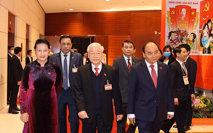 Tổng Bí thư, Chủ tịch nước Nguyễn Phú Trọng cùng các đại biểu đến dự phiên trù bị Đại hội XIII của Đảng. Ảnh: Báo Nhân dân