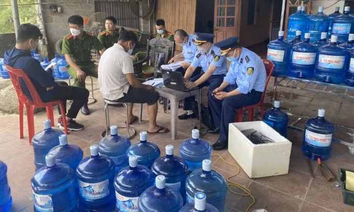 Nhiều nhãn hiệu nước tinh khiết đã được đăng ký bảo hộ được sản xuất giả