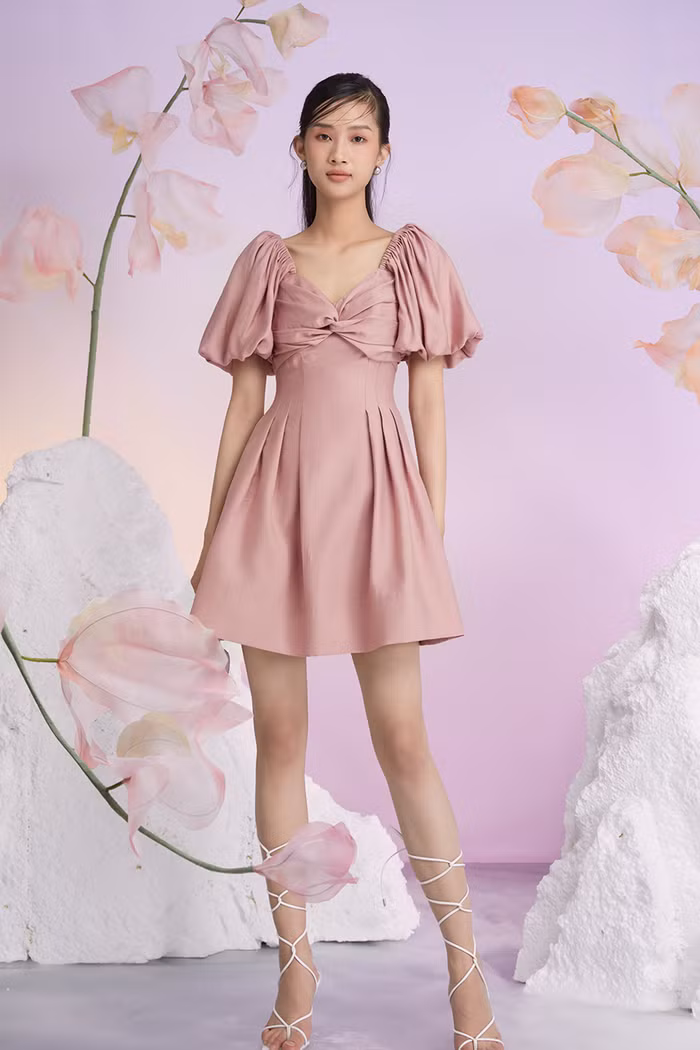 Những chiếc đầm không có điểm chê dành cho kì đại lễ 30/4 - 1/5 ảnh 9
