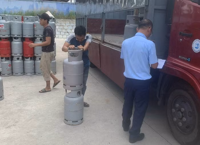 Công ty khí hóa lỏng miền Trung bị xử phạt vì có hành vi thu gom chai LPG không thuộc sở hữu