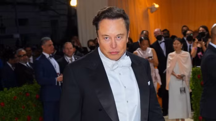 Cổ phiếu Tesla giảm mạnh kể từ khi Elon Musk quyết định mua lại Twitter