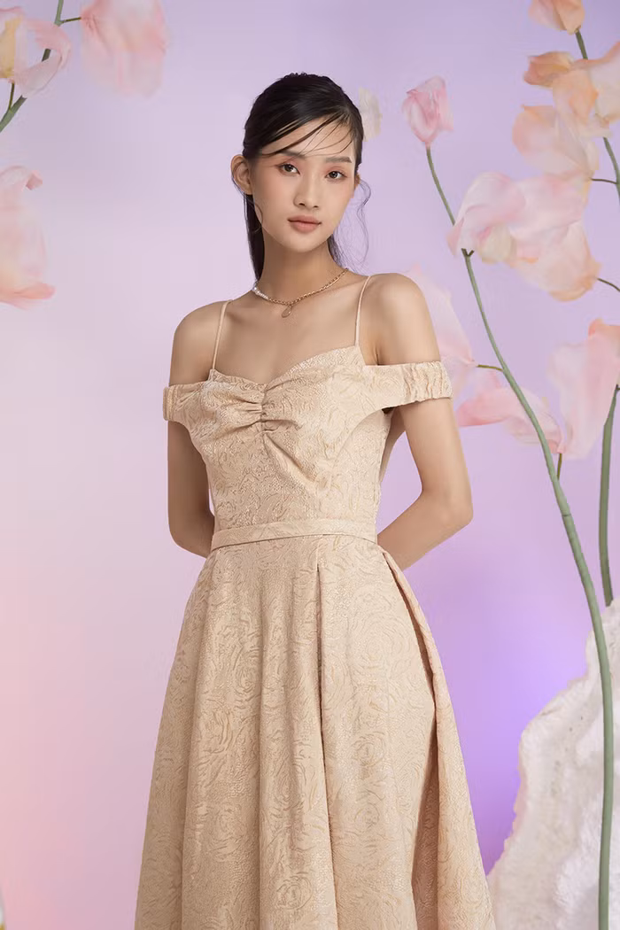 Những chiếc đầm không có điểm chê dành cho kì đại lễ 30/4 - 1/5 ảnh 8