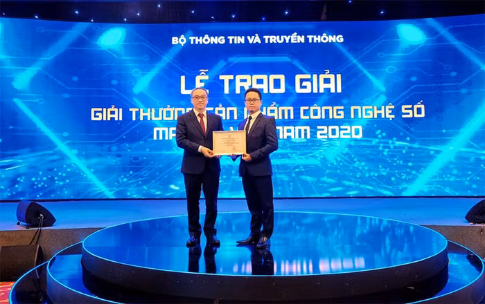 Hệ thống số hóa D-IONE của FSI đã xuất sắc đạt Top 10 Make in Vietnam - "Sản phẩm số xuất sắc do Bộ Thông tin truyền thông trao tặng.