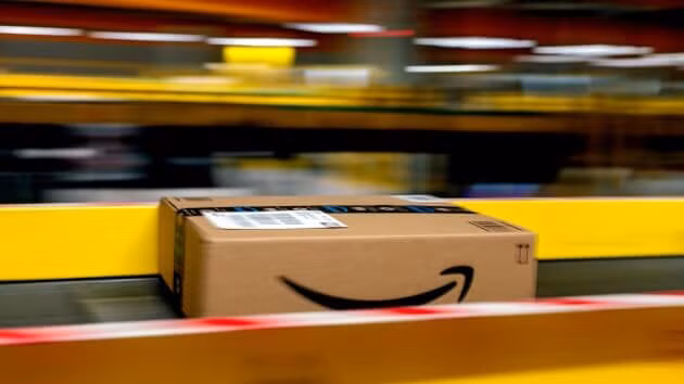 Amazon chính thức là cổ phiếu FAANG có đà tăng "yếu ớt nhất" năm 2021
