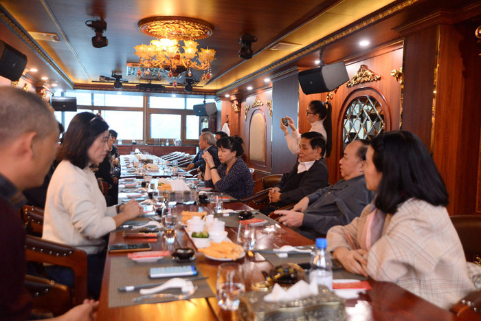 Bữa sáng doanh nhân 3/12: Bàn thảo về hợp tác với Đại học Quốc gia Hà Nội