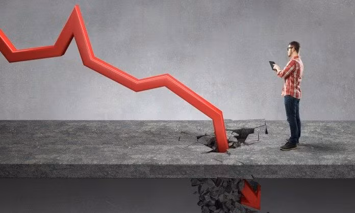 Áp lực bán mạnh, VN-Index ‘thủng’ đáy năm 2018