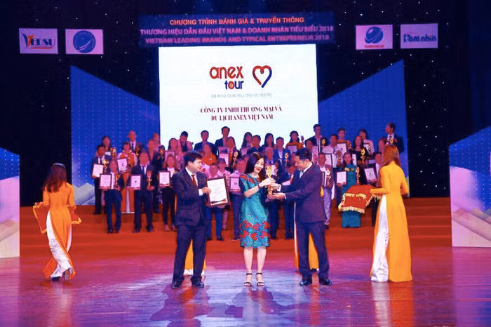 Hai doanh nghiệp được vinh danh “Thương hiệu dẫn đầu Việt Nam và Doanh nhân tiêu biểu 2018”