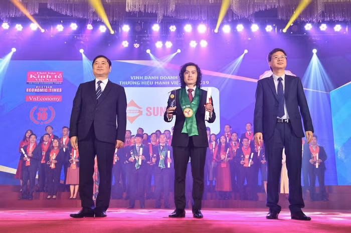 Sun Group lần thứ 3 liên tiếp được vinh danh “Top 10 thương hiệu mạnh Việt Nam”