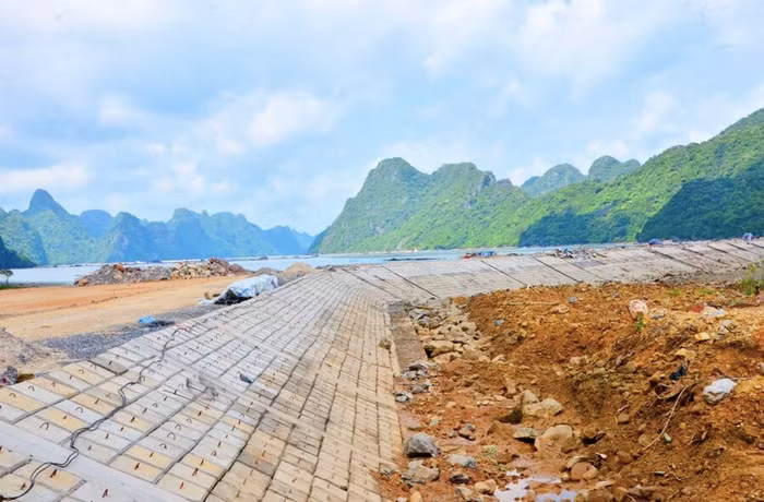 Đầu tư hơn 45,5 tỷ đồng nâng cấp bến cập tàu Bản Sen (Vân Đồn)