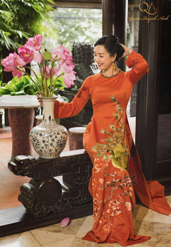 Lê Minh Loan: "Sẽ thấy tâm hồn thấp thoáng sau tà áo dài" ảnh 4