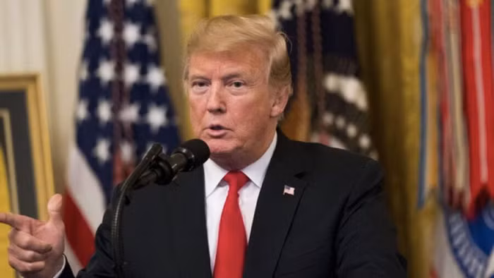 Tổng thống Trump bất ngờ tuyên bố áp thuế 300 tỉ USD hàng Trung Quốc