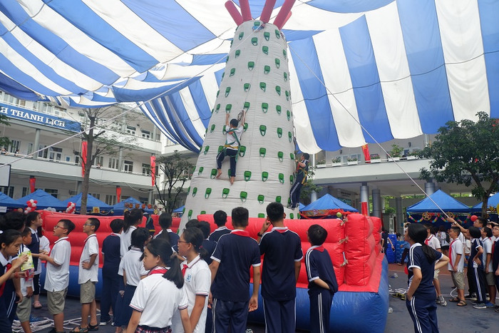 Nhiều hoạt động tại ngày hội Trung thu trường THCS Cầu Giấy ảnh 5