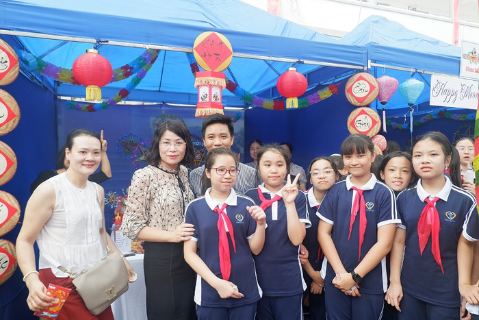 Nhiều hoạt động tại ngày hội Trung thu trường THCS Cầu Giấy ảnh 9